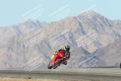 media/Dec-01-2025-Moto Forza (Mon) [[2daa91e15f]]/3-Beginner Group/Session 4 Turn 9/